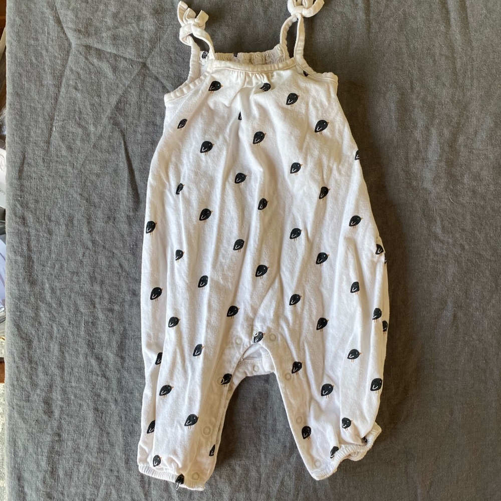 Cotton romper with black birds